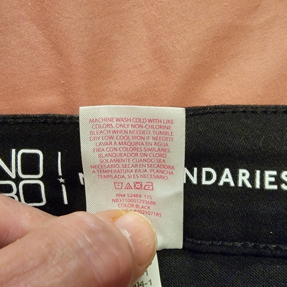 Mid-Rise Boot Cut Jeans - Picture 6 of 6